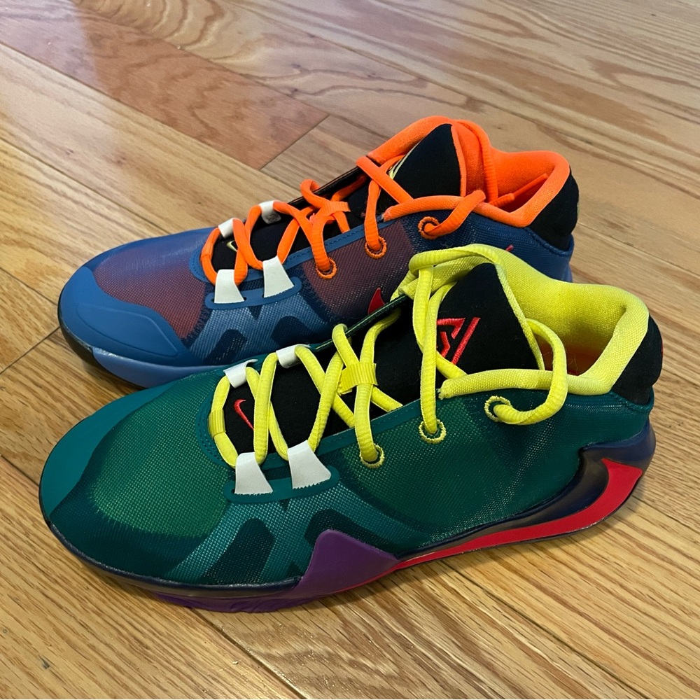 Nike men’s zoom freak multi color Giannis basketball brand new no box size 7